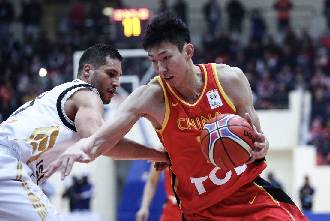 关于美国男篮碾压希腊男篮，凯尔·库兹马关键制胜的信息