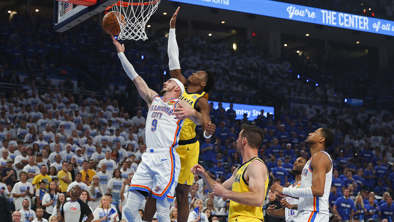 包含步行者险胜火箭，杰伦·布朗完成帽子戏法的词条