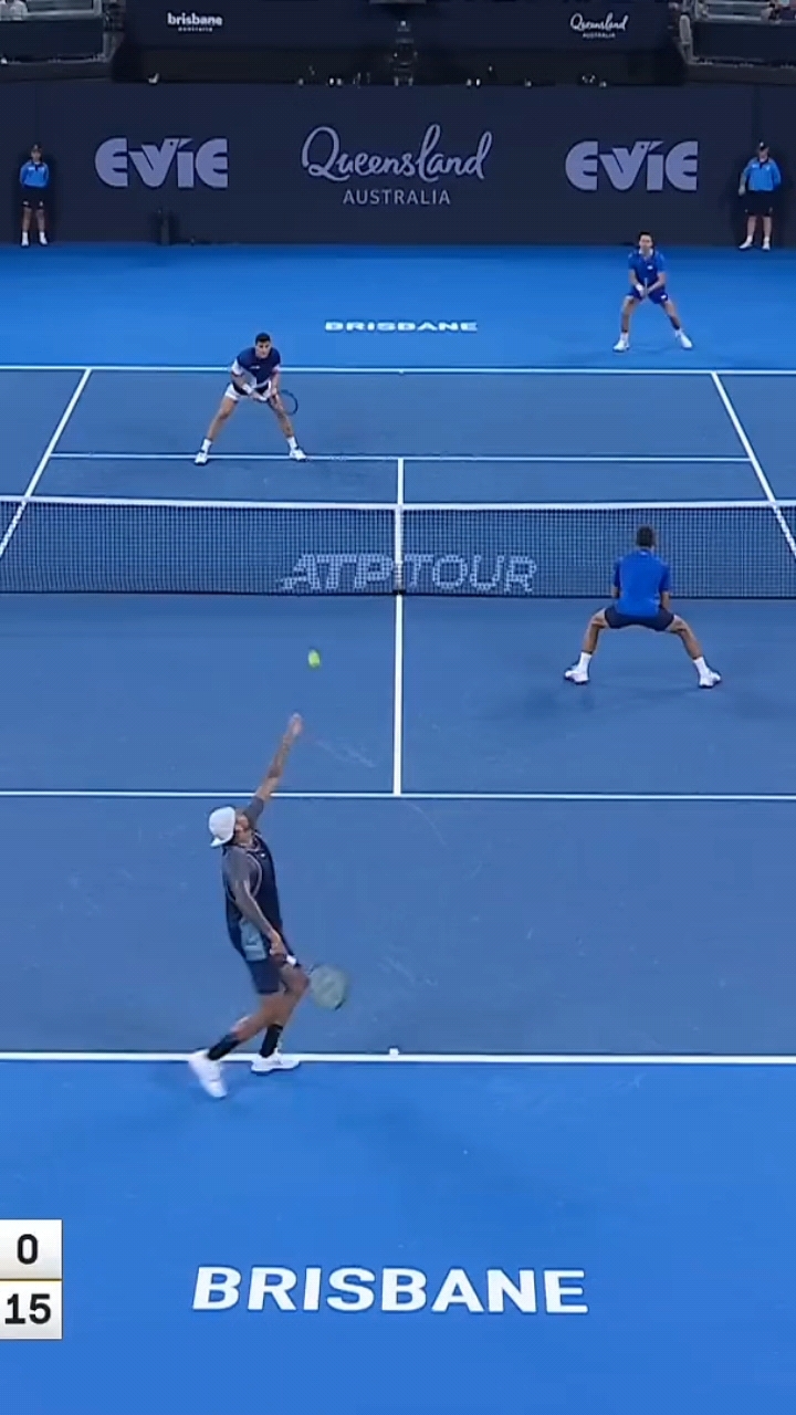 英国网球队轻取澳大利亚网球队,克耶高斯打破历史纪录的简单介绍 英国网球队轻取澳大利亚网球队,克耶高斯打破历史纪录的简单介绍