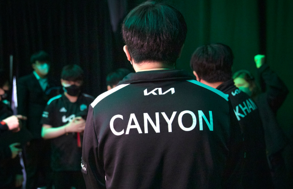 RNG血洗DFM,Selfmade三分雨点燃全场 RNG血洗DFM,Selfmade三分雨点燃全场