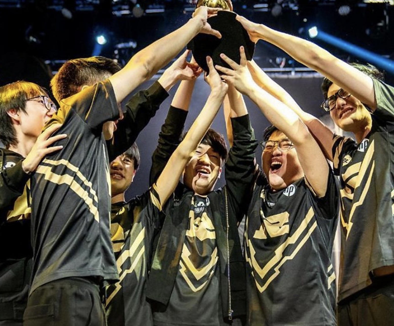 RGE力克DK,Uzi惊艳世界 RGE力克DK,Uzi惊艳世界