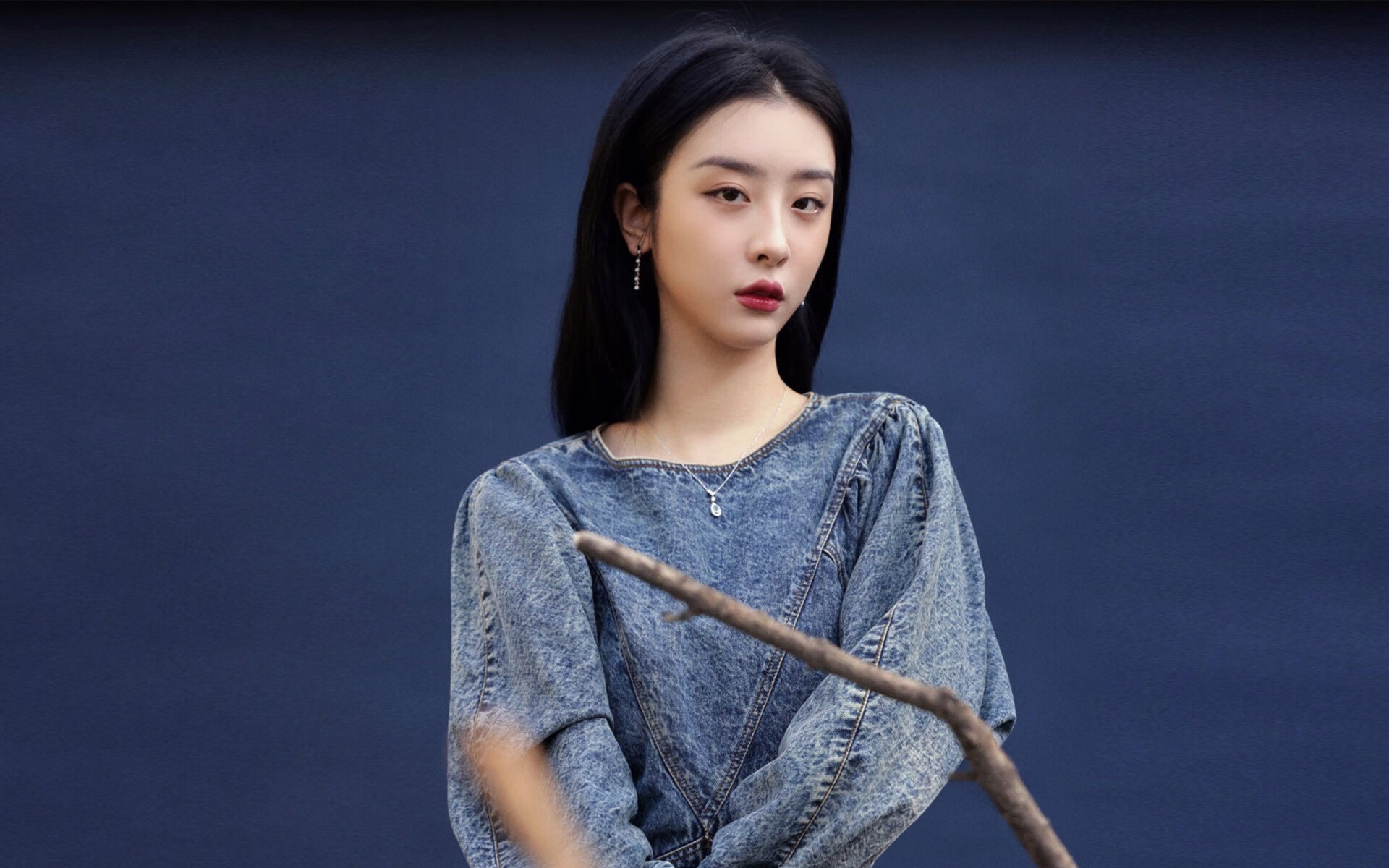 双雄鏖战与孤勇者，当阿斯顿马丁的唯一骑士扛起银箭的骄傲