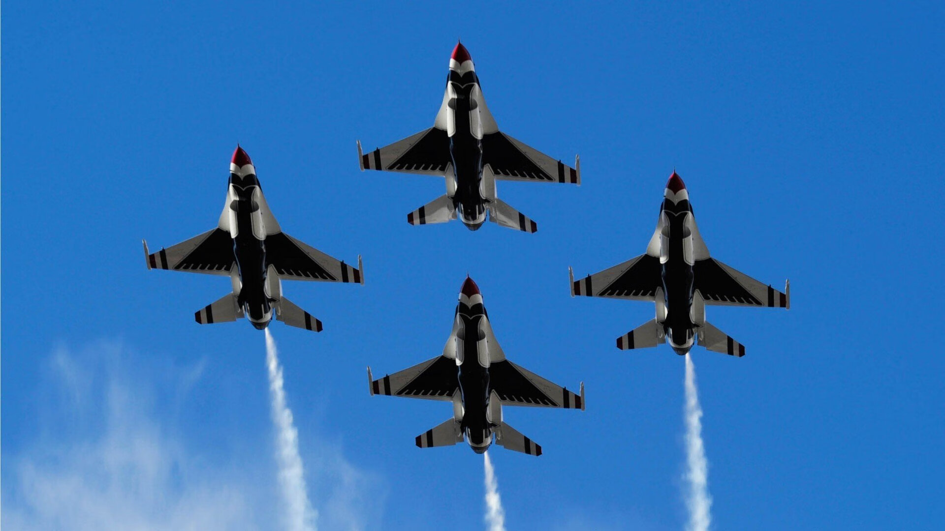 双星闪耀绿茵夜,收割者的冷静与惊艳者的魔法