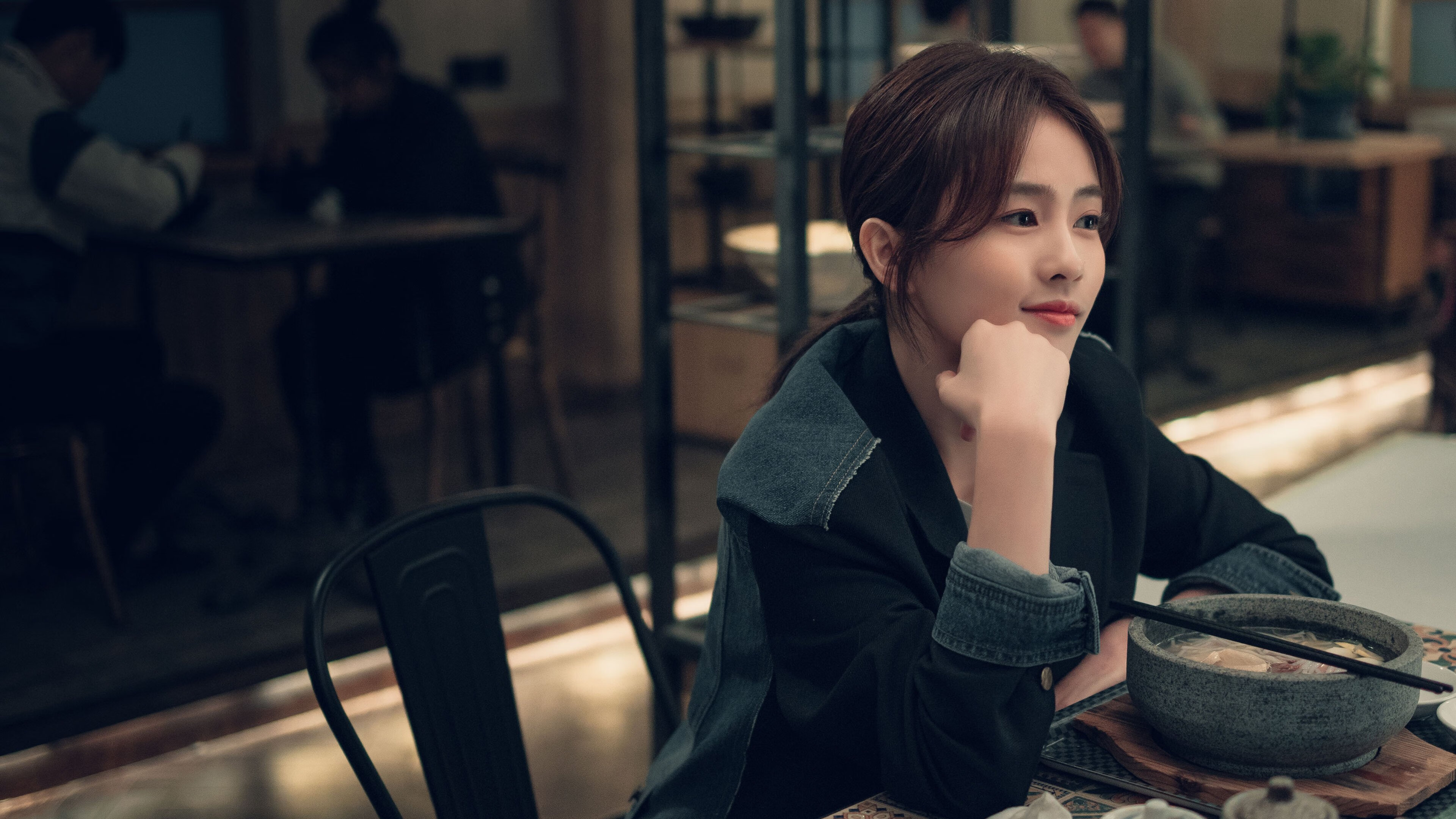 当太阳升起活塞停转,德罗赞以F1冠军姿态接管赛道般的球场